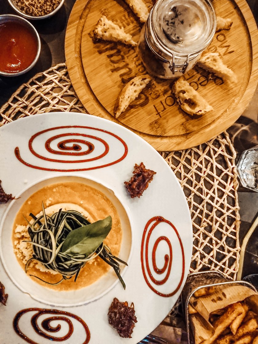 lagos-portugal-baffi-bar-restaurant-travel-vegan-food